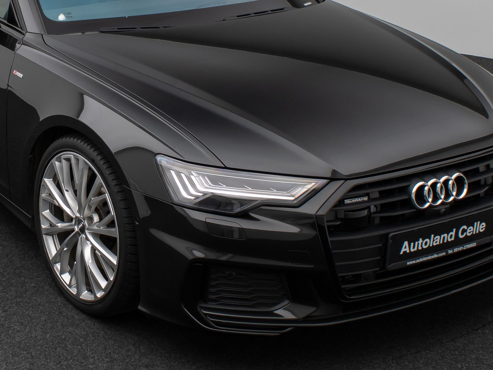 Fahrzeugabbildung Audi A6 Lim. 55 TFSI quattro S-Line + B&O SoftCl HUD