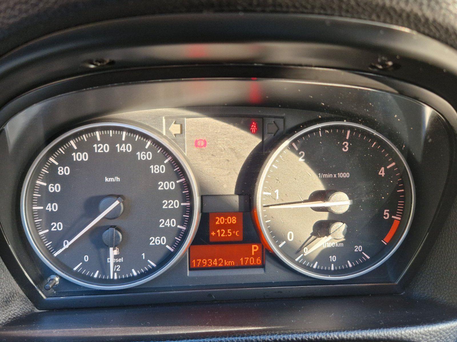 BMW 320 2012 — photo 15