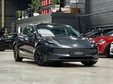 Tesla DUAL MOTOR LONG RANGE - HIGHLAND - AP - silberne Tesla Model 3