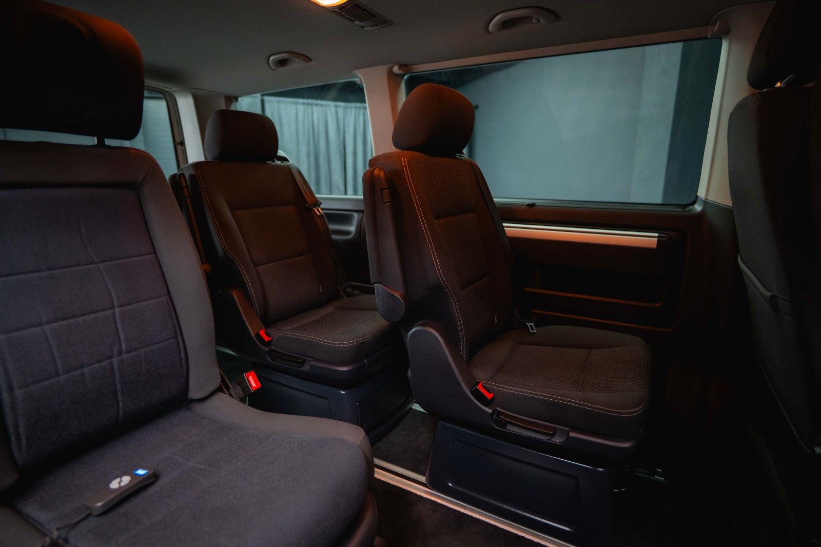 Fahrzeugabbildung Volkswagen T6 Multivan 2.0 TSI Behindertenumbau *LED*ACC*