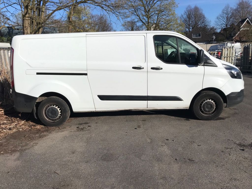Image of Ford Transit Custom