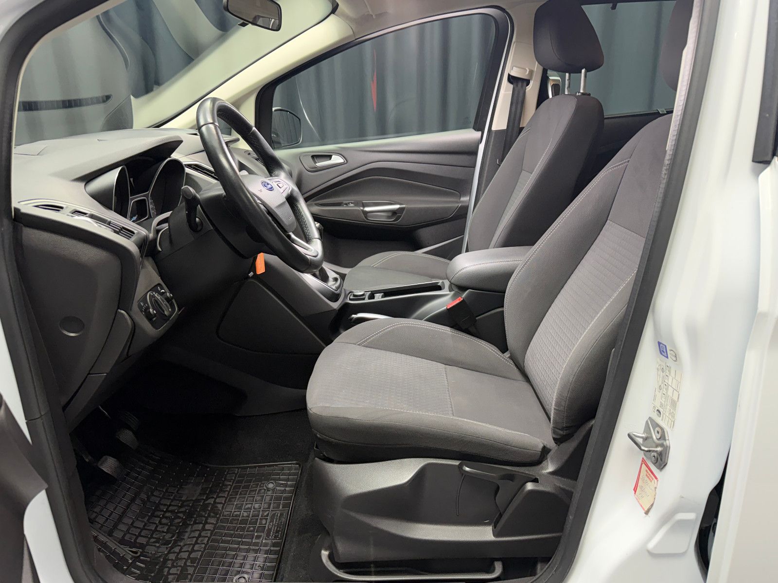 Fahrzeugabbildung Ford Grand C-Max |7-SITZER|PDC|TEMPOMAT