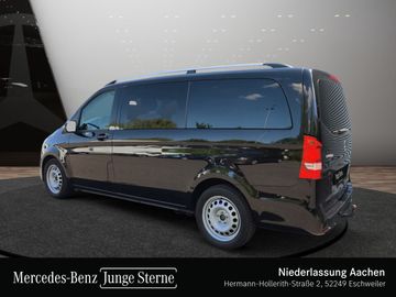 Mercedes V 220 - 9