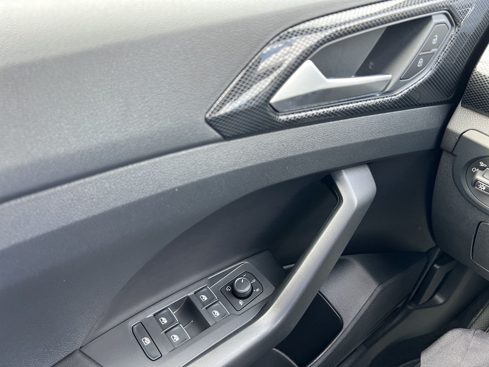 T-Cross R-Line 1.5 TSI DSG AHK*Navi*ACC