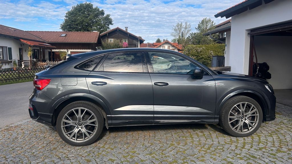 Image of Audi Q3