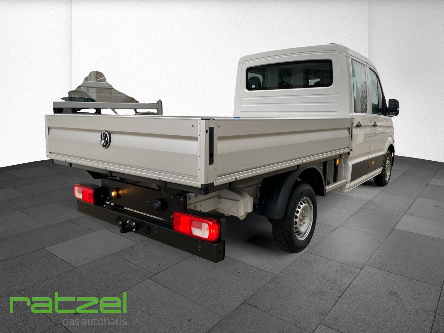 Fahrzeugabbildung Volkswagen Crafter 35 Pritsche DoKa Allwetter+AHK+Klima