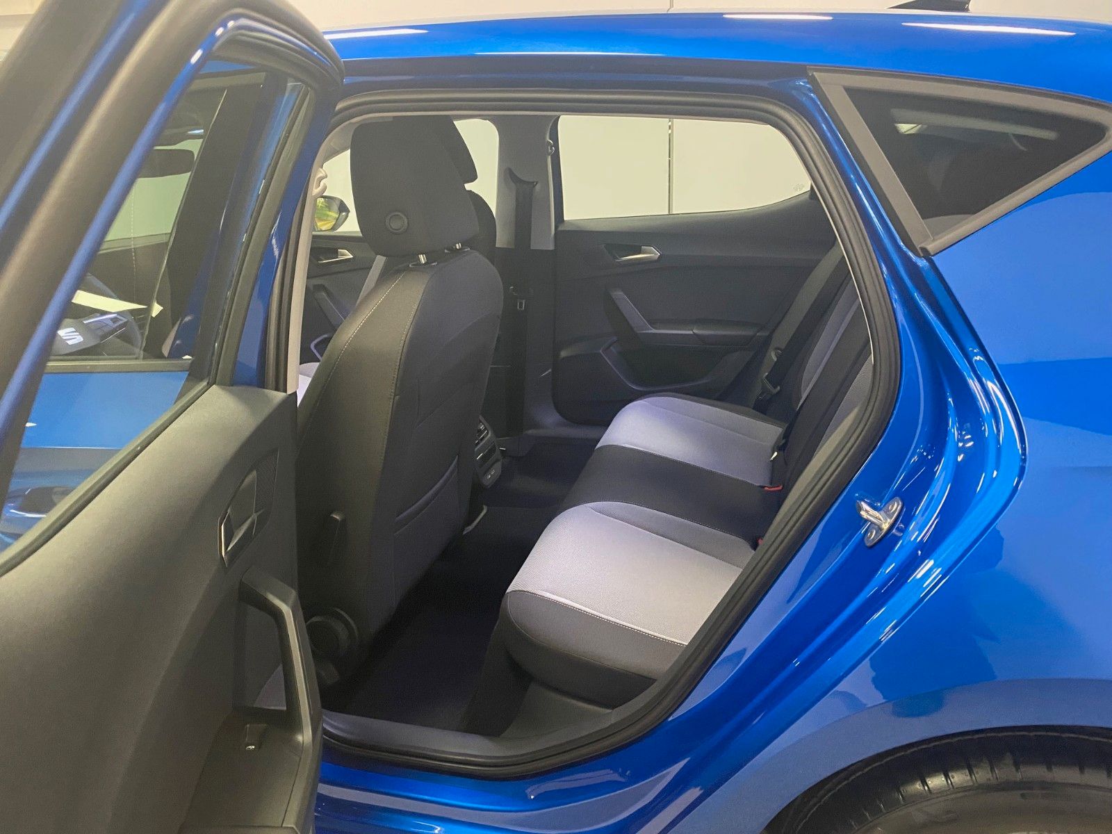 Fahrzeugabbildung SEAT Leon 1.5 TSI STYLE+R Kamera+ACC+3 Zonen KLIMA+BC