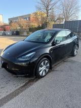 Tesla Model Y 2024 RWD | Schwarz/Weiß | 1. Hand