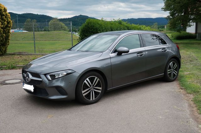 MERCEDES-BENZ Panorama LED Kamera Scheckheft AppleCarPlay
