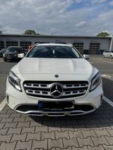 Mercedes-Benz GLA 180 | EZ 2019 | Parkpilot 