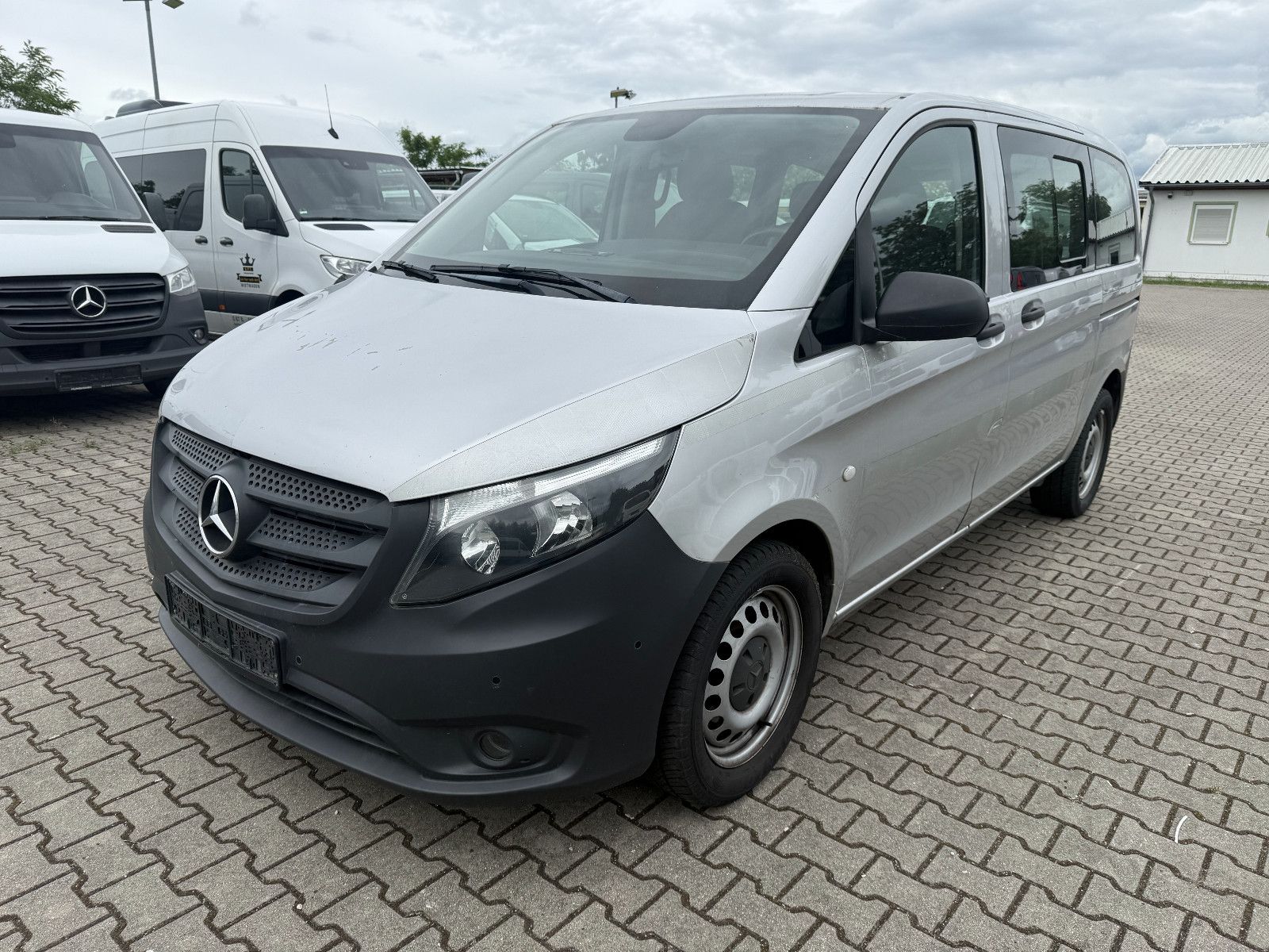 MERCEDES-BENZ Vito 116 4x4 9G-Tr. PKW 5-sitz. Kamera 2xKlima