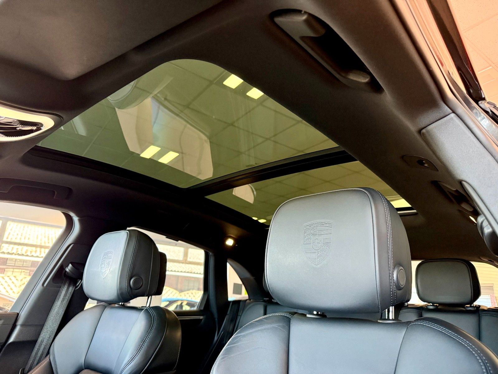Fahrzeugabbildung Porsche Macan T Burmester/ACC/Panorama/Keyless/APPROVED
