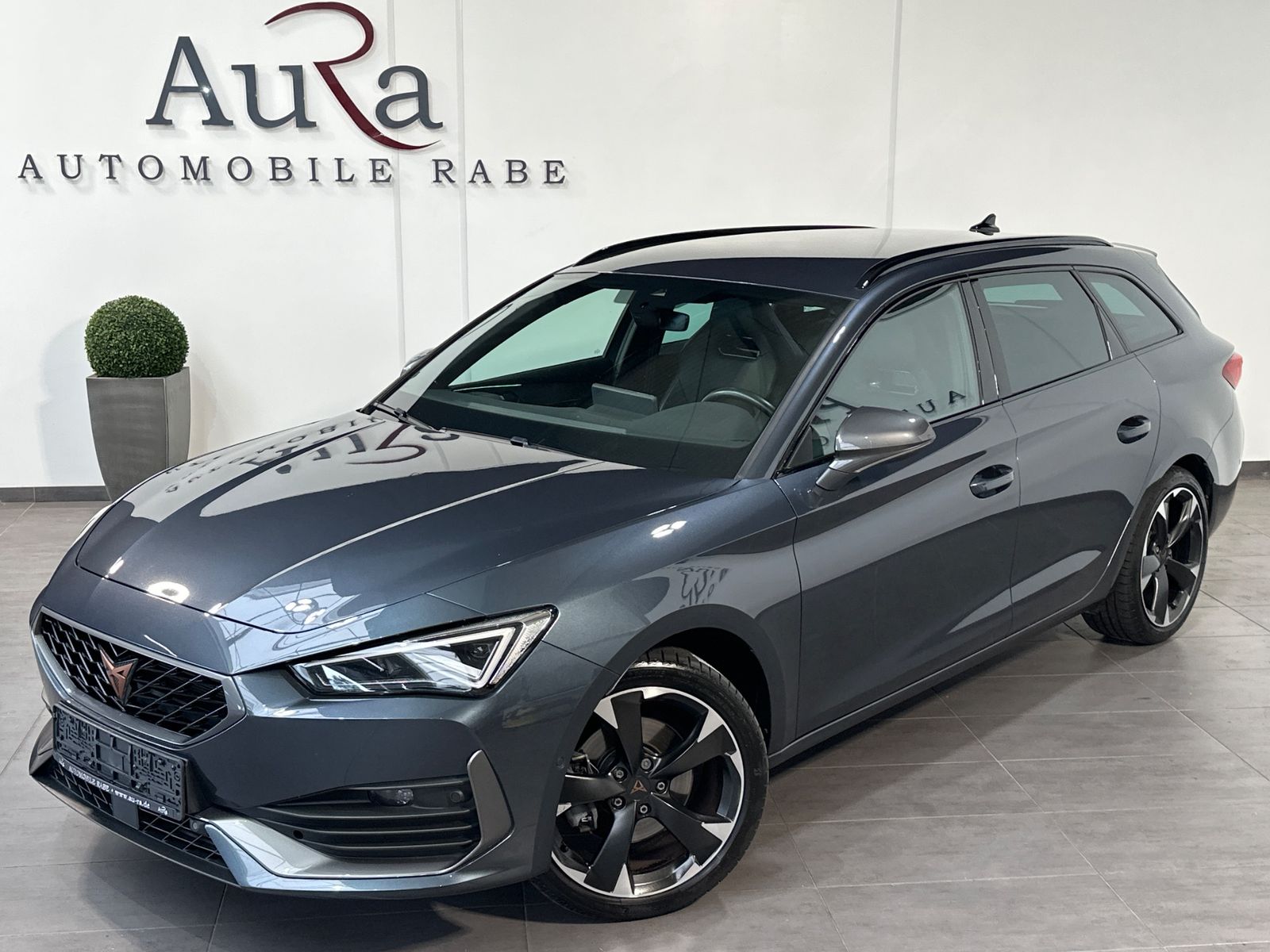 Fahrzeugabbildung CUPRA Leon Sportstourer 1.5 eTSI DSG NAV+LED+ACC+KAM
