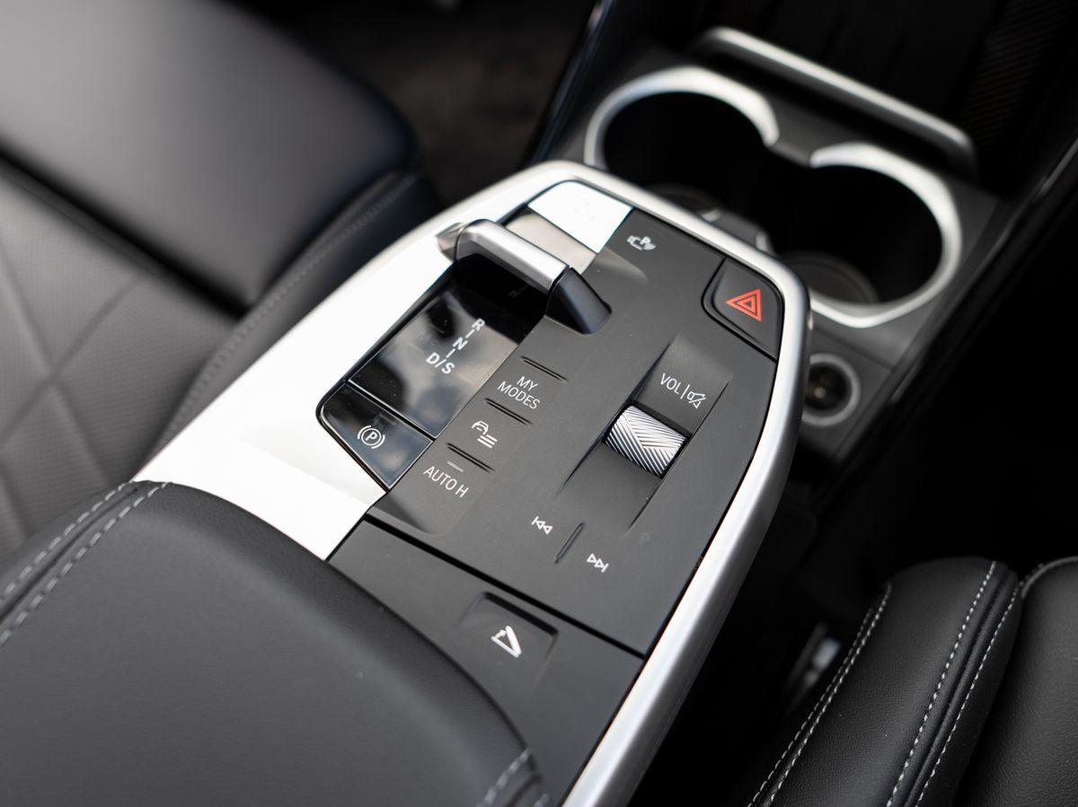 BMW X1 sDrive20i M-Sport AHK PANO ACC KoZg AdLED LRH