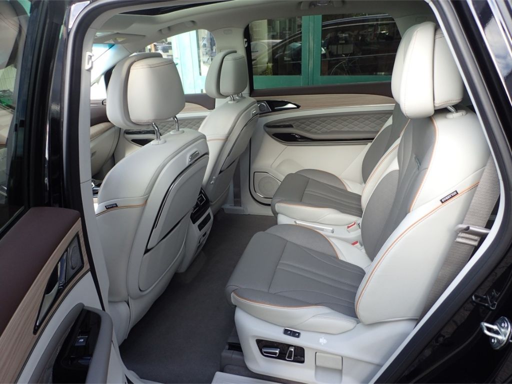 Fahrzeugabbildung DFSK Forthing 4 U Tour Noble 1,5T 7Sitzer Shz Pano LE