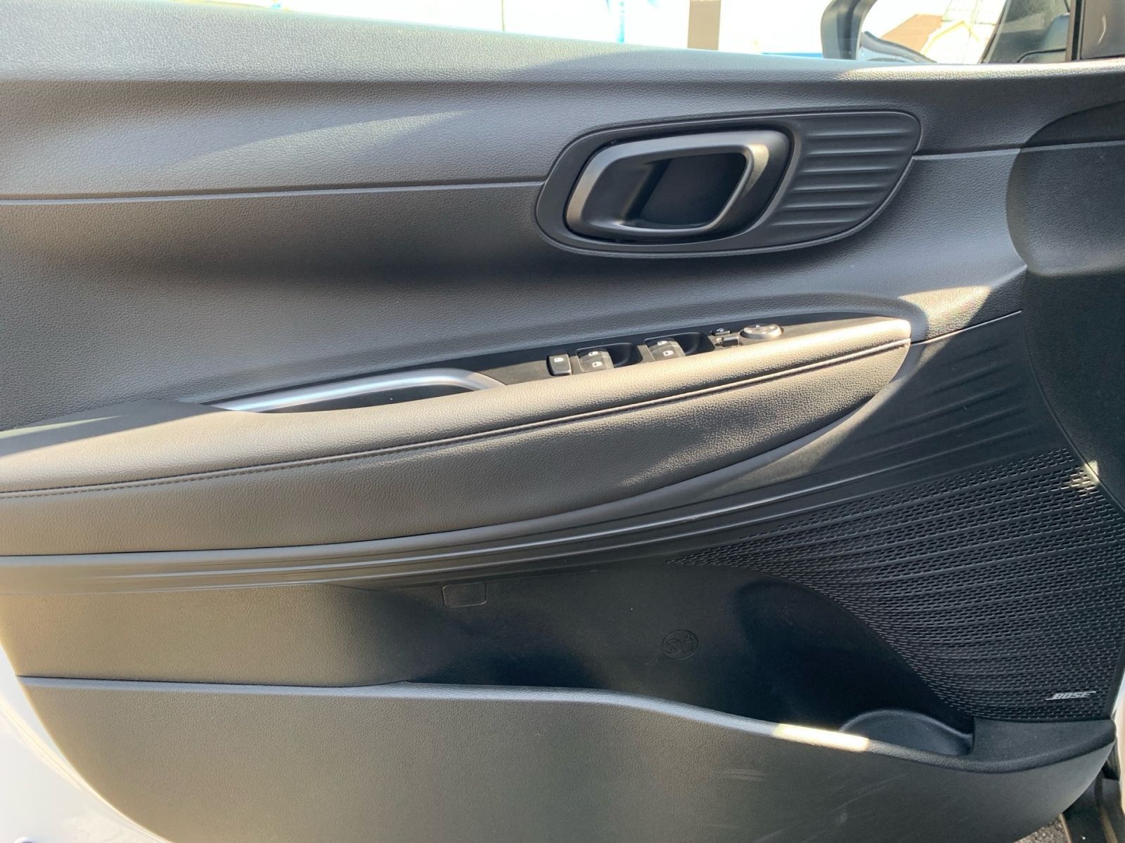 Fahrzeugabbildung Hyundai BAYON 1.0 T-GDI 7-DCT Connect & Go Mild-Hybrid N