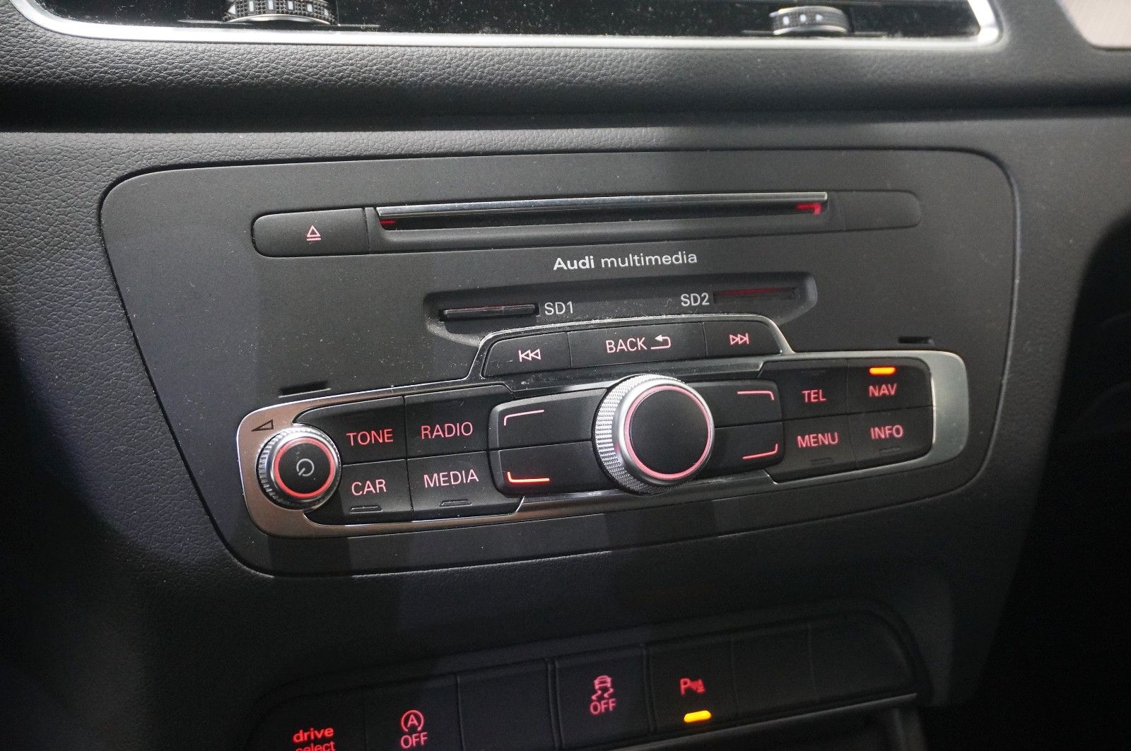 Fahrzeugabbildung Audi Q3 1.4 TFSI DESIGN S-TRONIC NAVI/SHZ/PDC/AHK