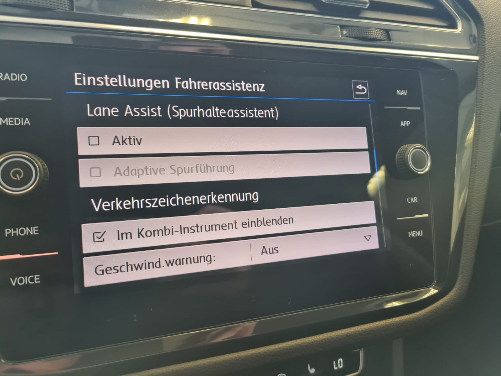 Fahrzeugabbildung Volkswagen Tiguan Allspace Highline 4Motion / LED / NAVI /