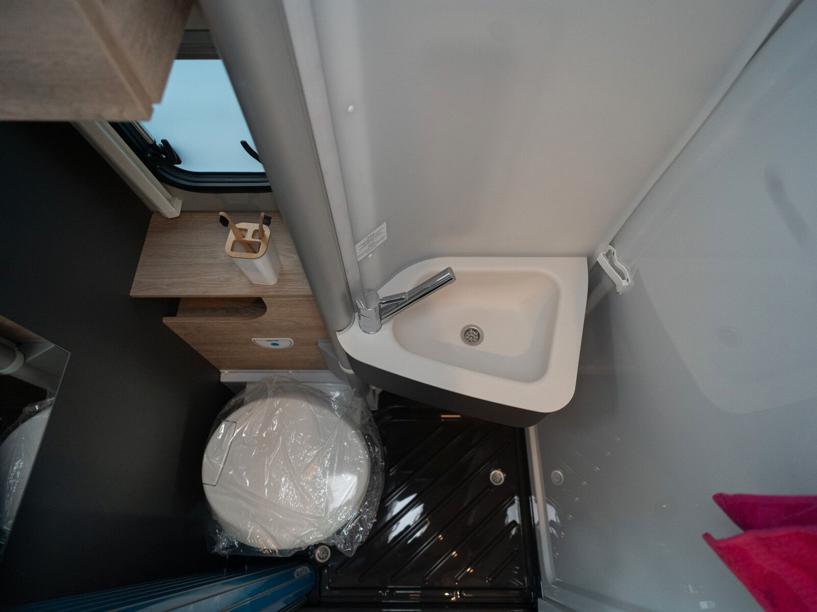 Fahrzeugabbildung Dethleffs Globetrail 600 DS Fiat *Elektro-&Komfort-Paket*