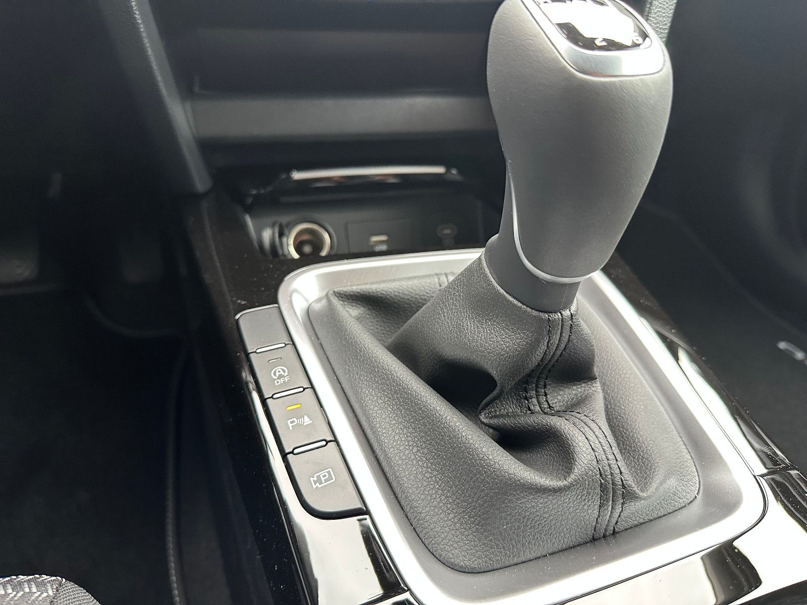 Fahrzeugabbildung Kia cee'd / Ceed 1.5 T-GDI MTUltimate Edition Style