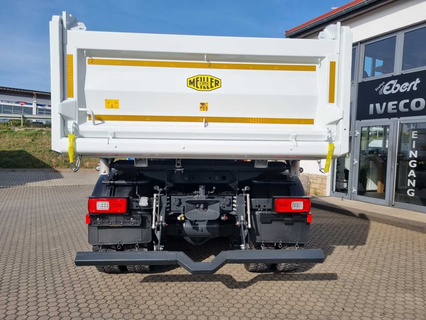 Fahrzeugabbildung Iveco AD300X48Z HR OFF 6x4 Meiller-Kipper + Bordmatik