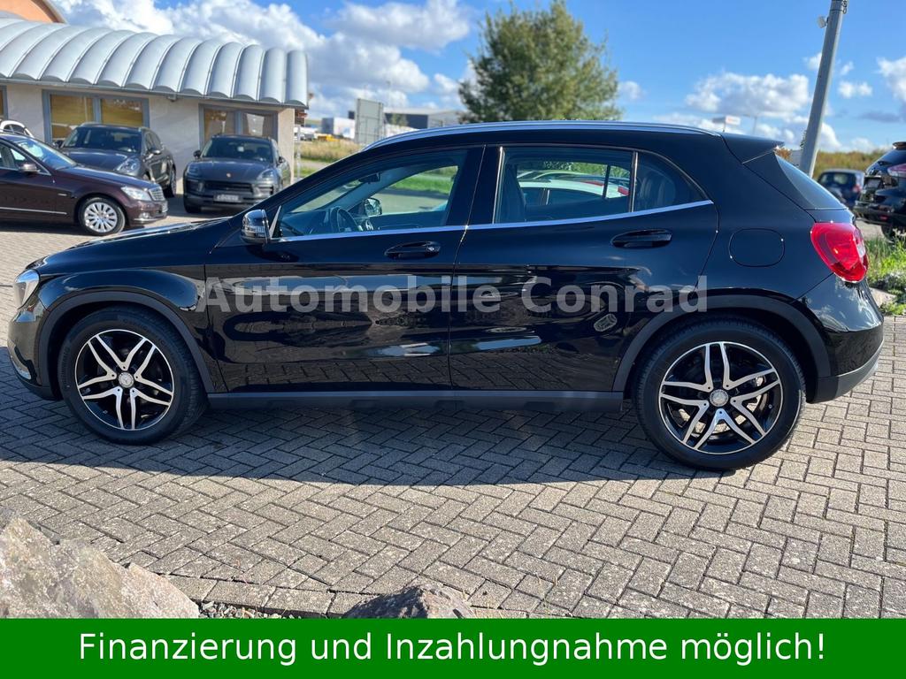 Mercedes-Benz GLA 220