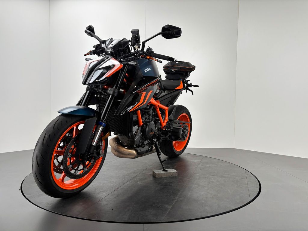 Fahrzeugabbildung KTM 1290 SUPER DUKE R EVO *TECHPACK *AKRA *POWERPART