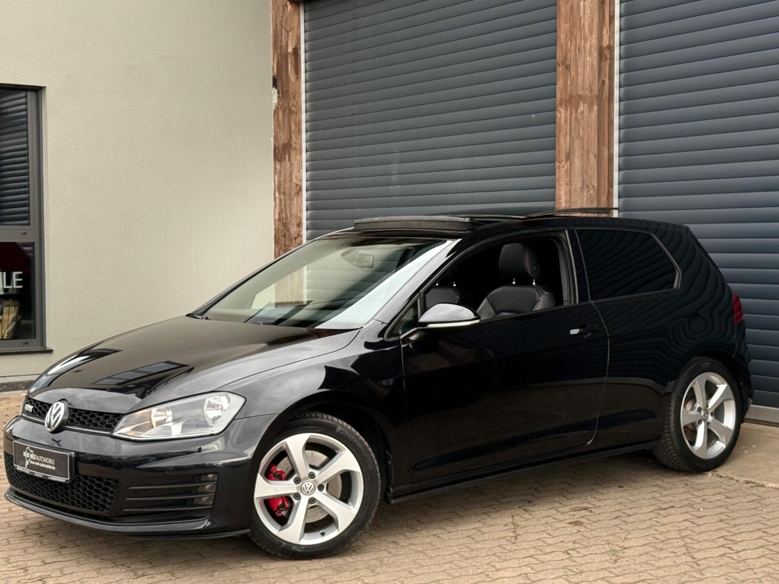 Volkswagen Golf 7 GTI/Pano/DCC/Kamera/Leder/SHZ/LED/KeyGo/