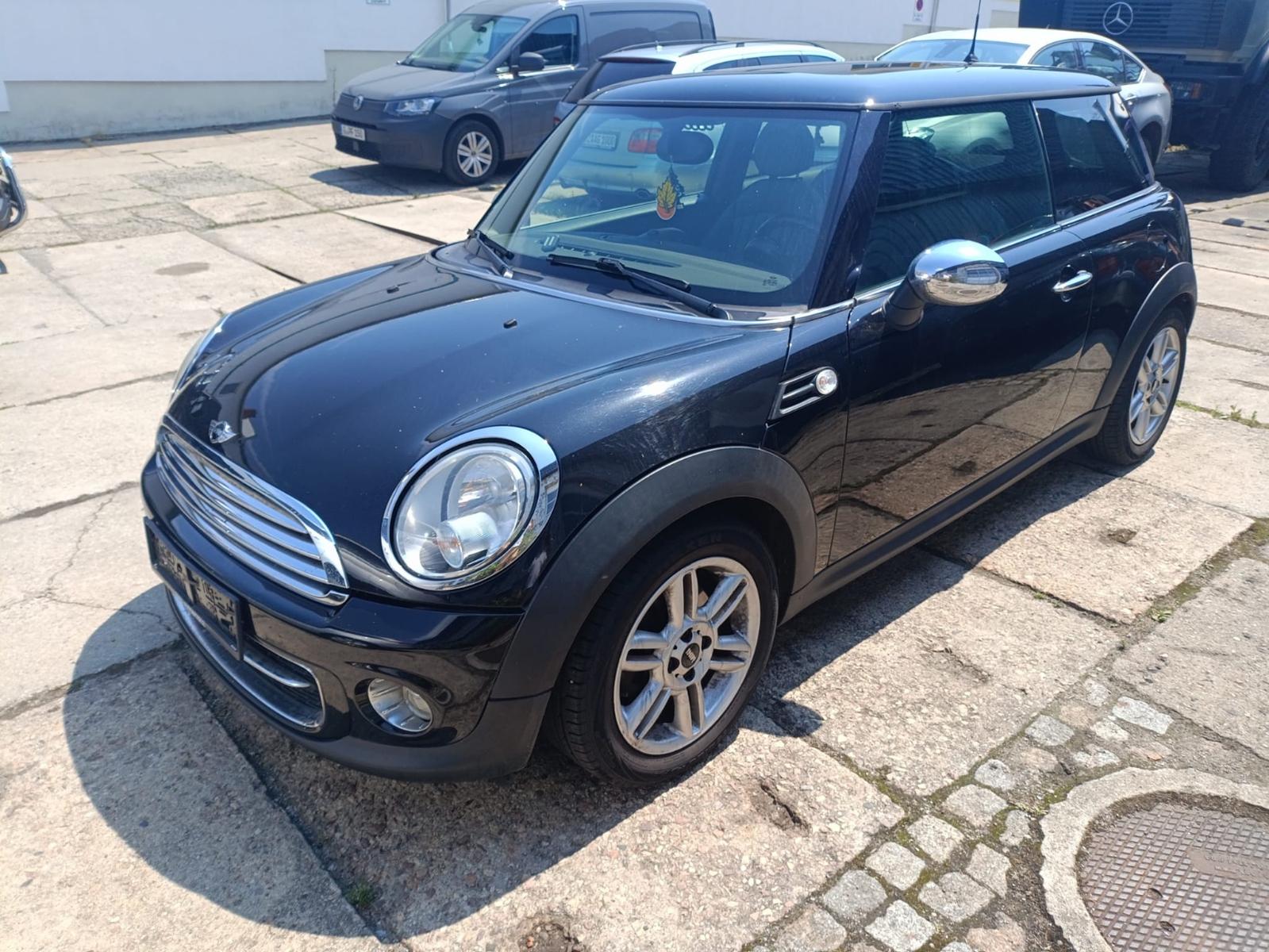 MINI Cooper 1,6i mit grünem Leder+Panoramadach+Klima