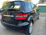 Mercedes-Benz B 180 BlueEFFICIENCY - - Mercedes-Benz B 180 in Wuppertal