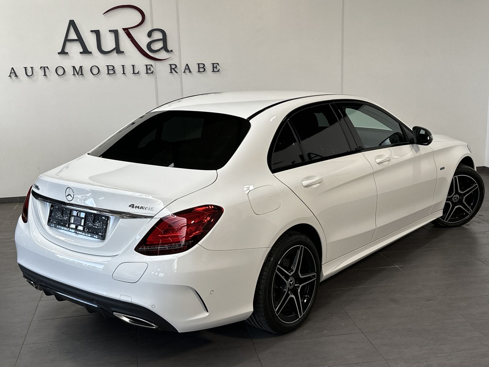 Fahrzeugabbildung Mercedes-Benz C 300e 4Matic AMG-Line NAV+LED+WIDESCREEN+HUD+PP