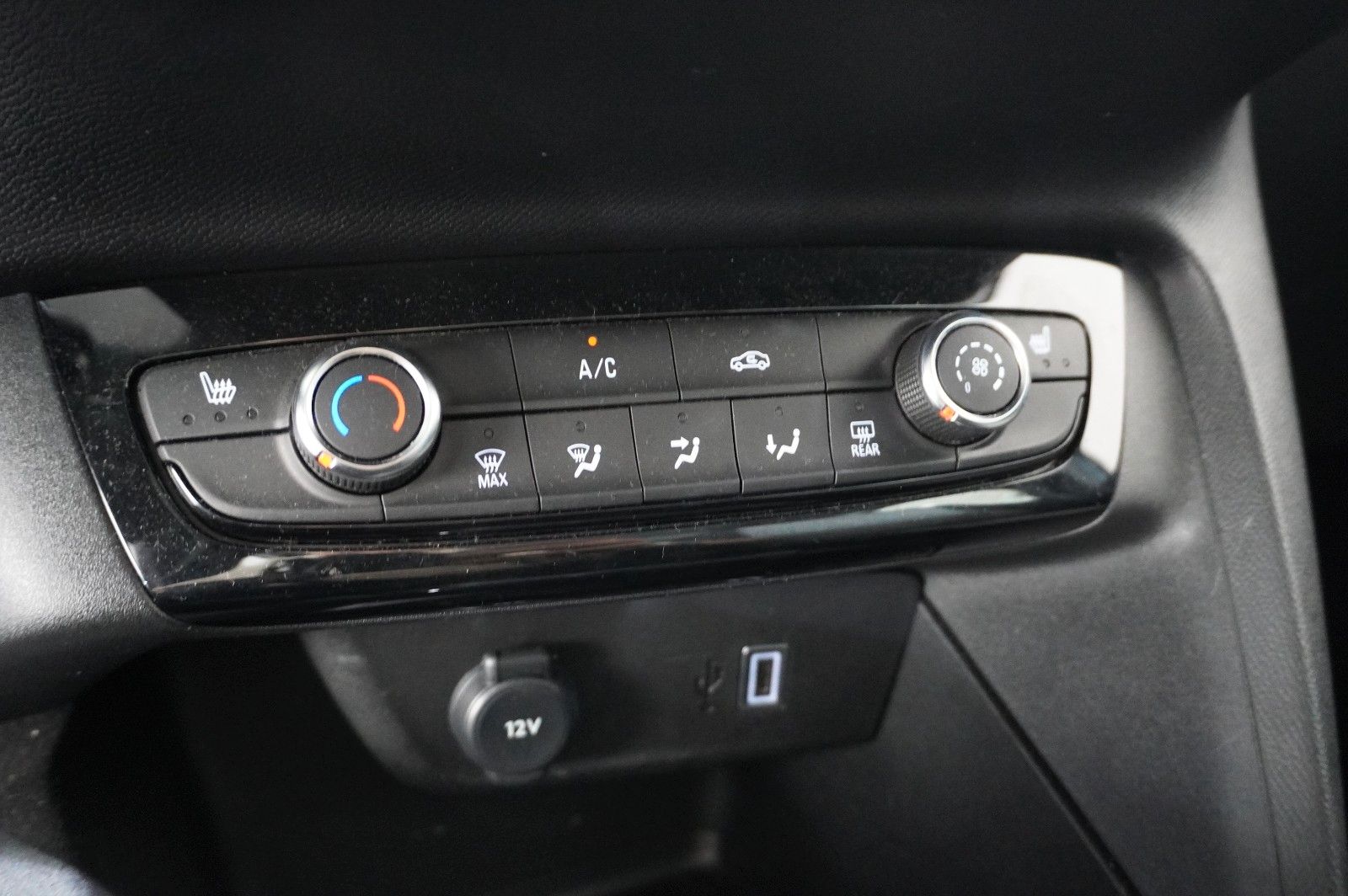 Fahrzeugabbildung Opel Corsa F 1.2 FACELIFT NAVI/LED/KAMERA/VIRT./DAB+