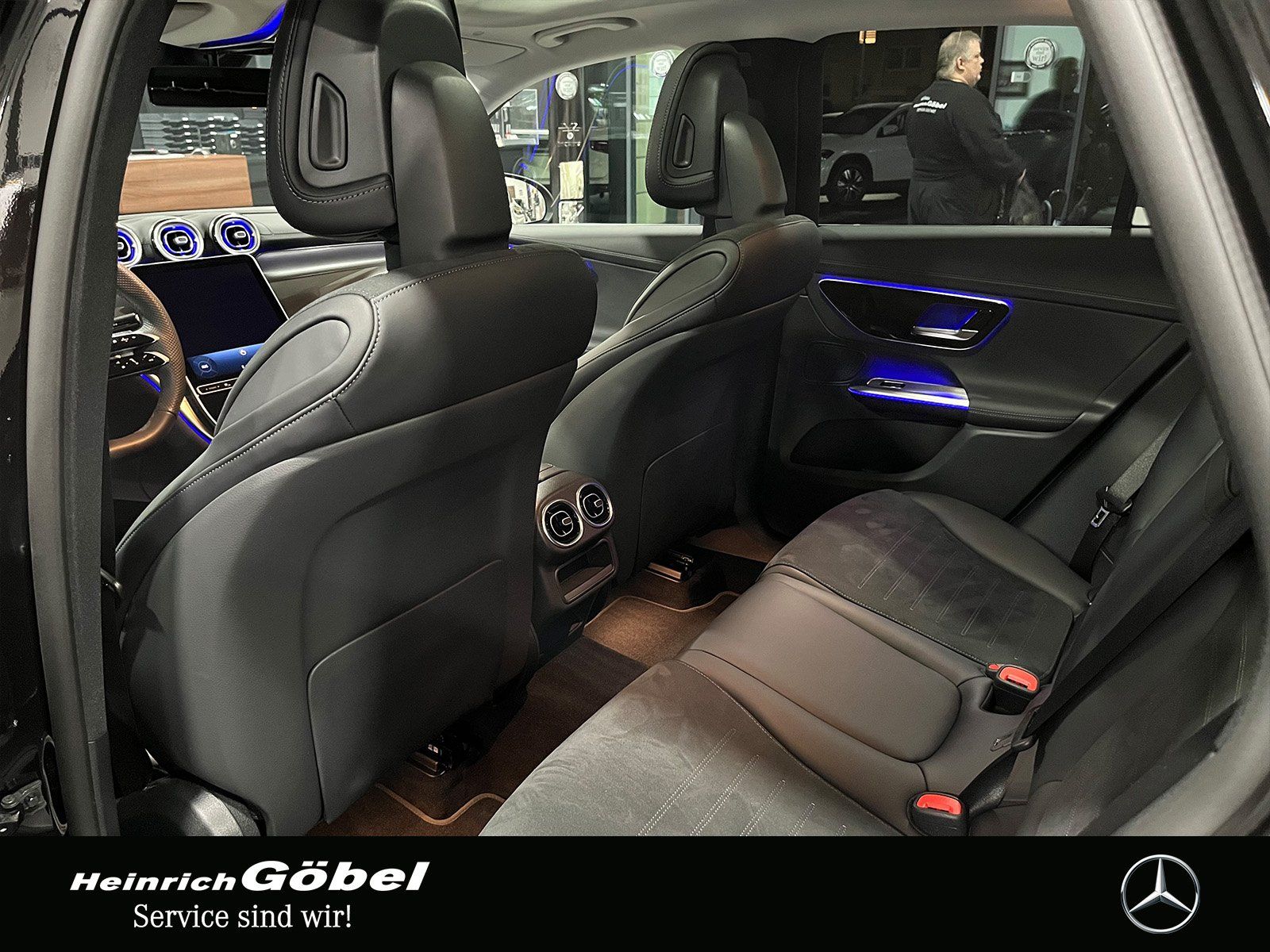 Fahrzeugabbildung Mercedes-Benz GLC 300 d 4M AMG+PANO+AHK+360°+MEMORY+CARPLAY