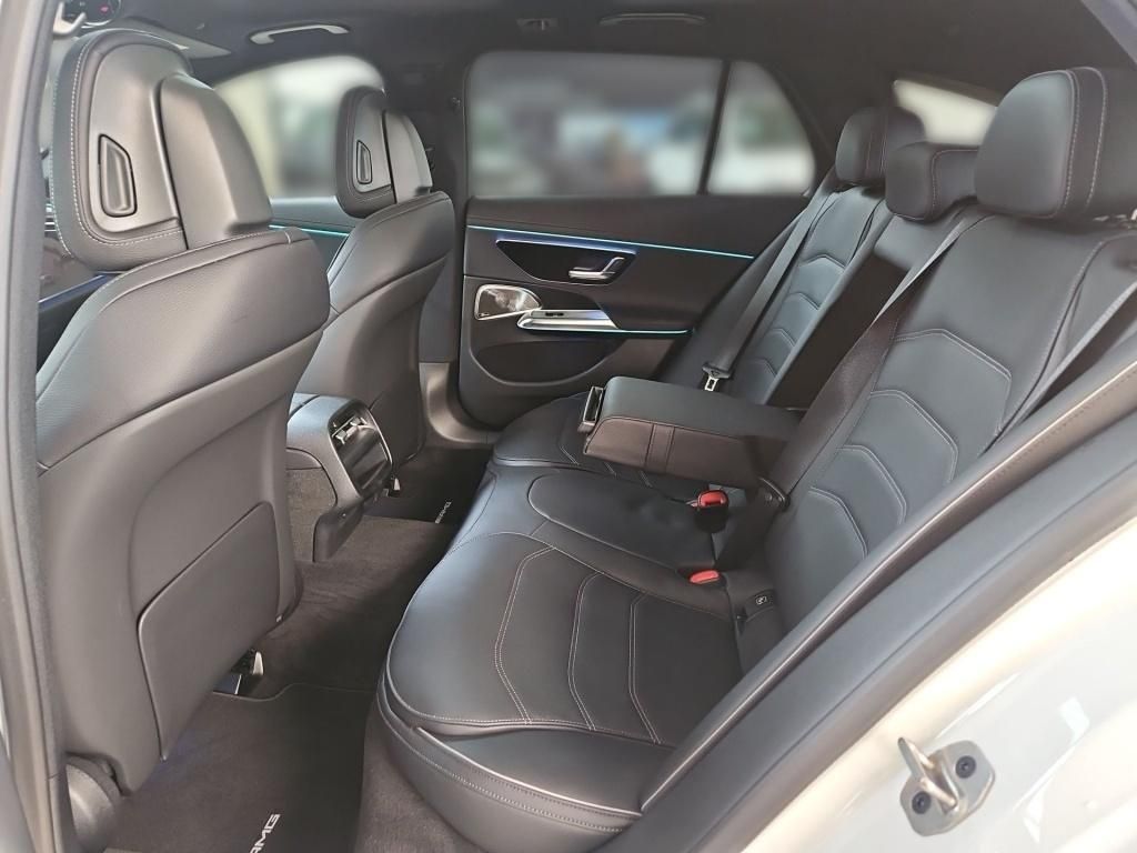 Fahrzeugabbildung Mercedes-Benz E 450d 4M T-Modell +AMG+AHK+AIRMATIC+PANO+HEAD++