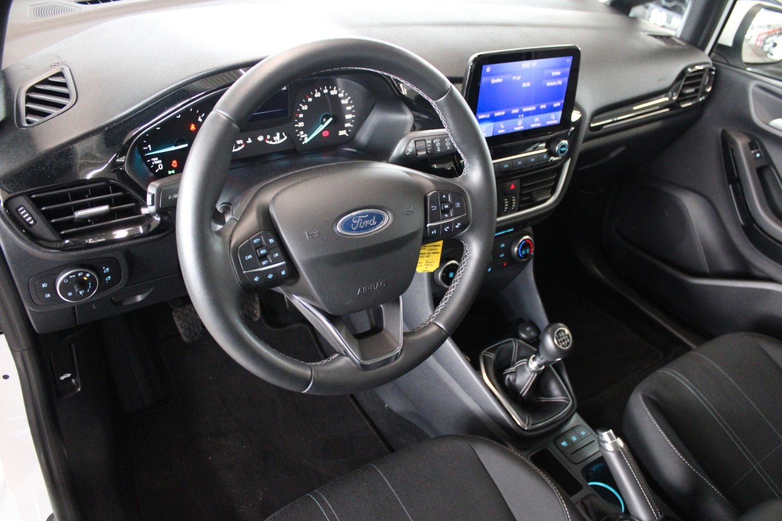 Fahrzeugabbildung Ford Fiesta 1,5 TDCi Cool & Connect 5-T LED WinterP.