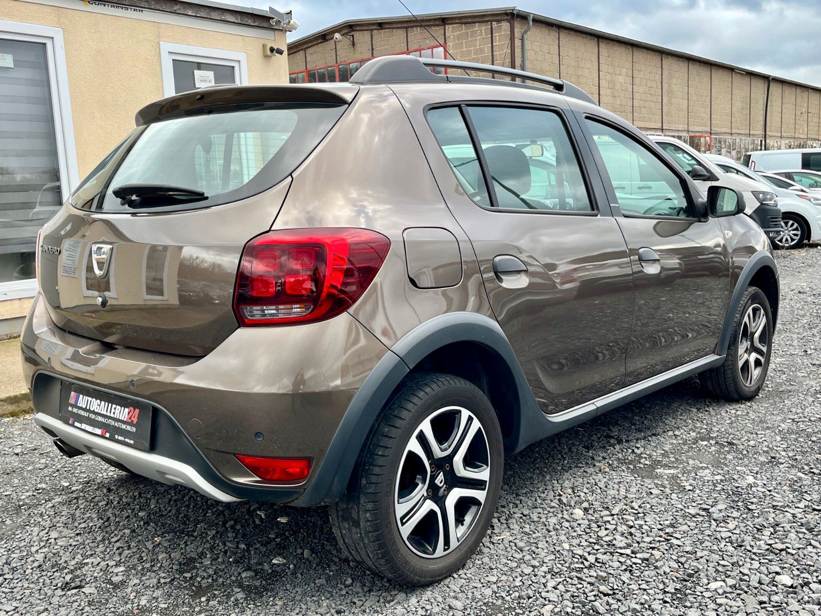 Fahrzeugabbildung Dacia Sandero 0.9 II Stepway Celebration Navi RKam 1HD