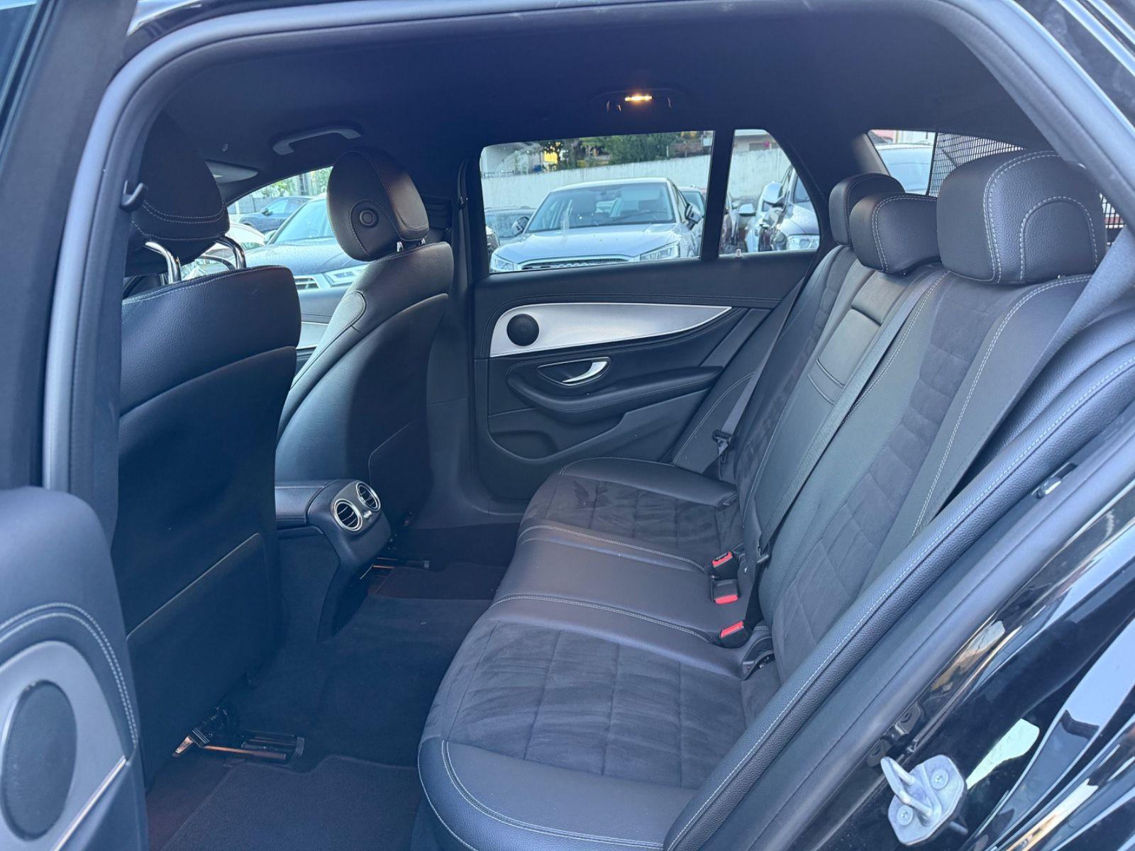 Mercedes-Benz E 220 E T-Modell E 220 d/LED/AHK/AMBIENTE/