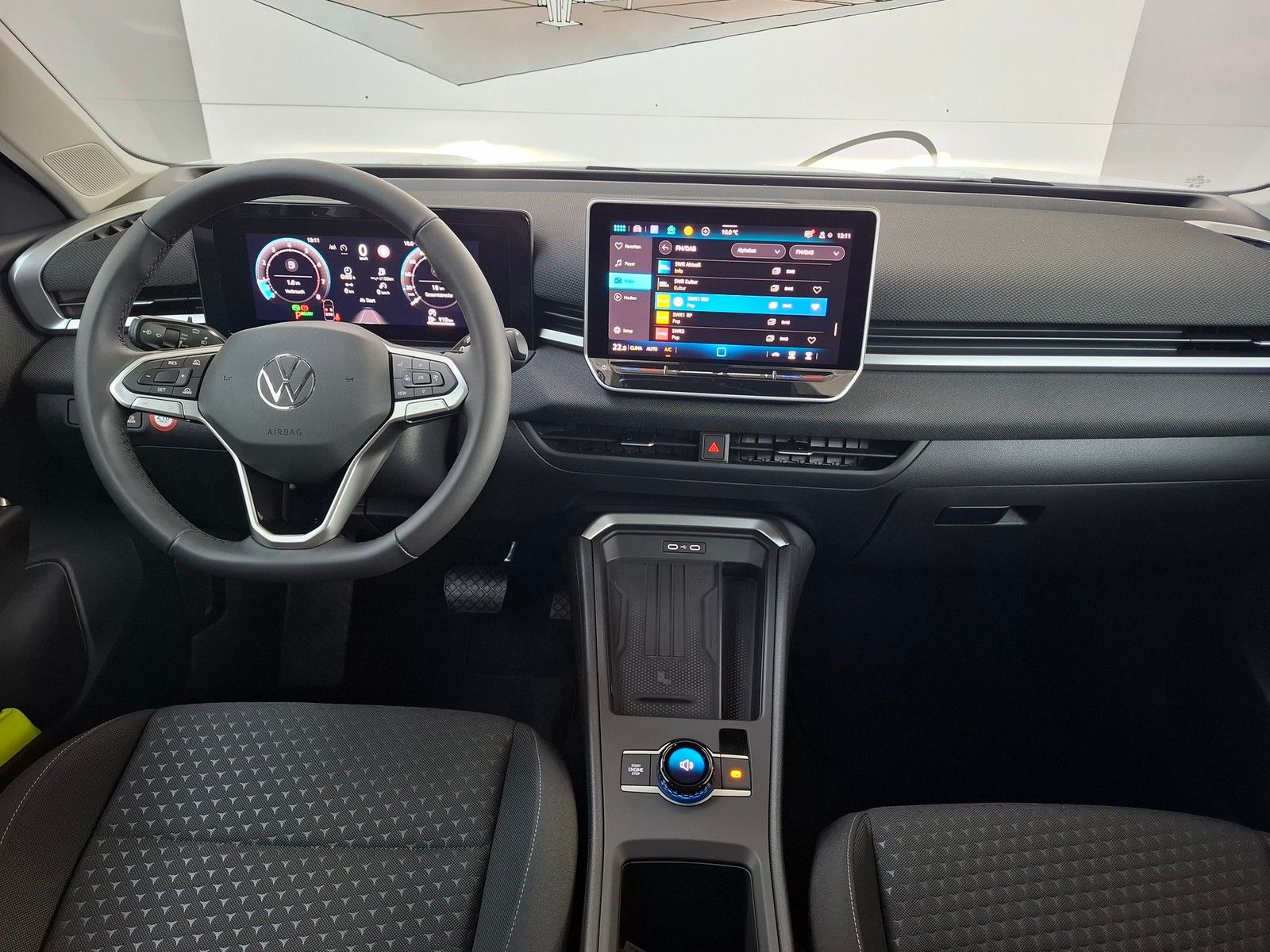 Fahrzeugabbildung Volkswagen T-Roc 1.5 eTSI DSG Trend + Light Assist+Garantie
