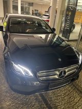 Mercedes-Benz E 200 AVANTGARDE Autom. AVANTGARDE - : Privatanbieter, Auto