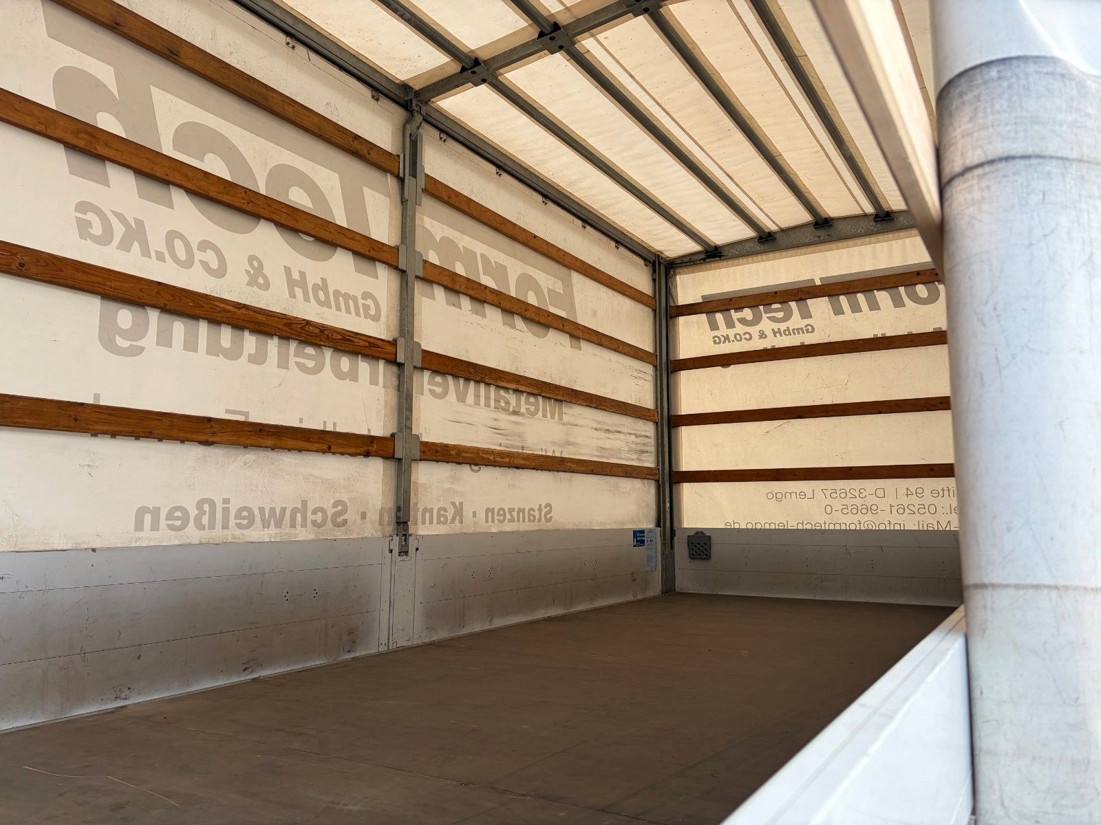 Fahrzeugabbildung Mercedes-Benz Atego 818 L Curtainsaider AHK Tempm.