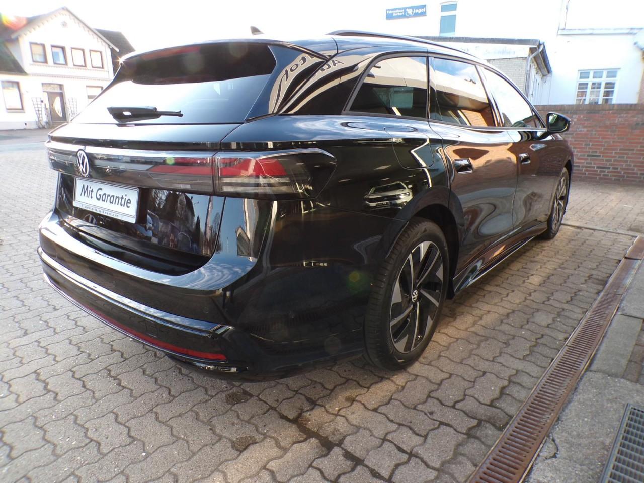 Volkswagen ID.7 TOURER PRO*210KW*ACC*CLIMA*LED*BLACK STYLE