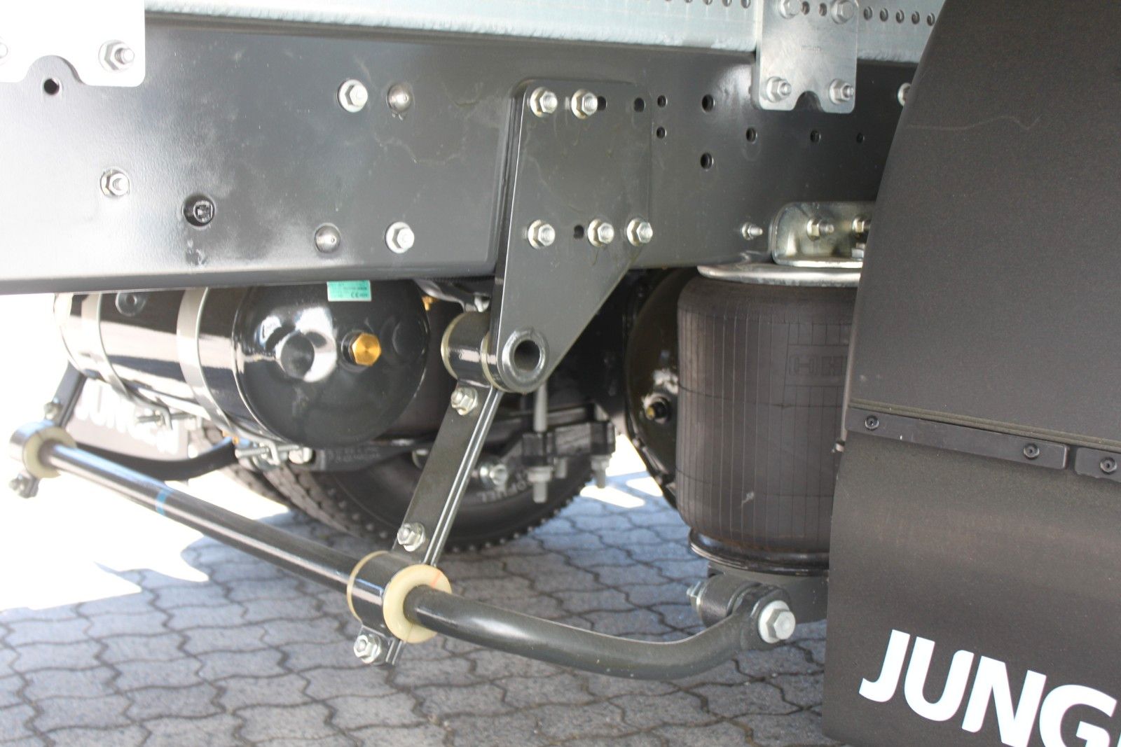 Fahrzeugabbildung Iveco EuroCargo ML80E21/P Gerüstbaupritsche