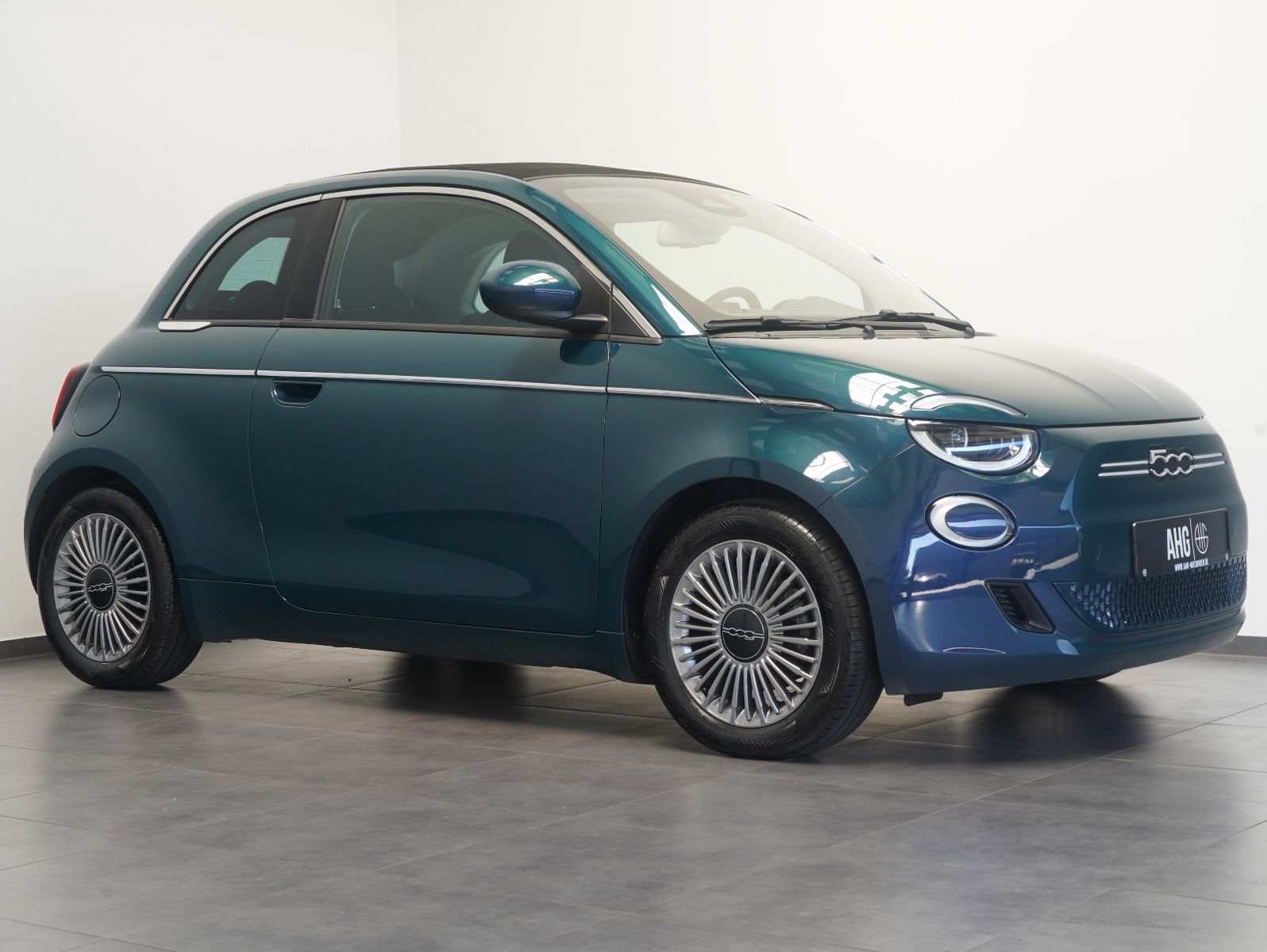 Fahrzeugabbildung Fiat 500e Cabrio 87KW/42kWh/DC-LADEN/CARPLAY/DAB/SOH