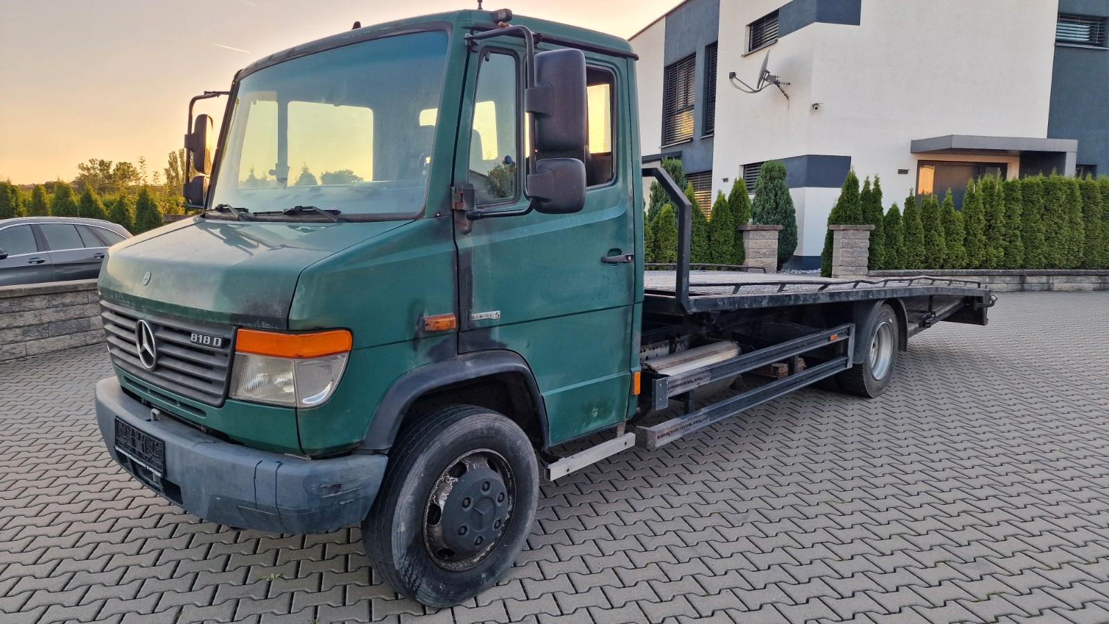Mercedes-Benz 818D Vario KFZ-Transporter