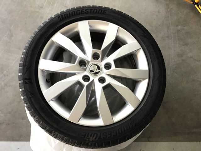 Fahrzeugabbildung Skoda Octavia RS 2.0 TSI Combi ACC/Pano/Navi/LED/SHZ