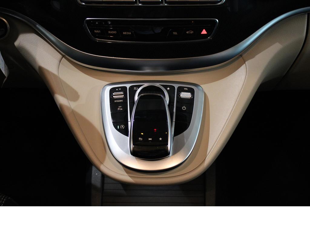Mercedes-Benz V 220