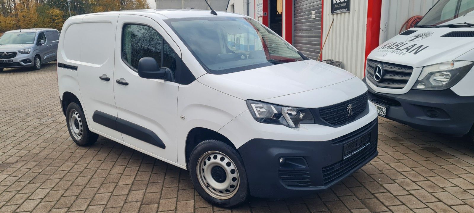 PEUGEOT Partner
