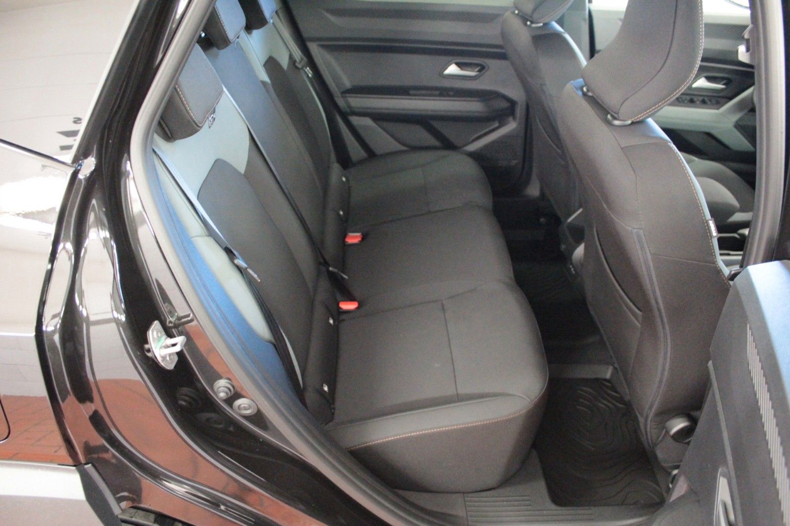 Fahrzeugabbildung Dacia Duster Hybrid 140 Extreme*Winterpaket*15064*