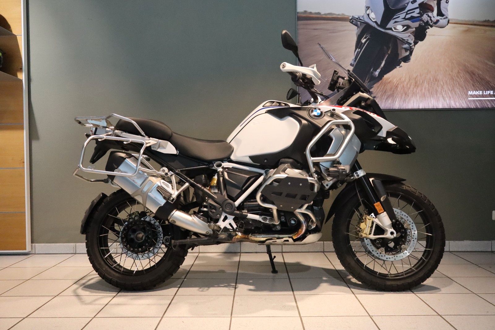 Fahrzeugabbildung BMW R 1250 GS ADV inkl. Repair Inclusive bis '27