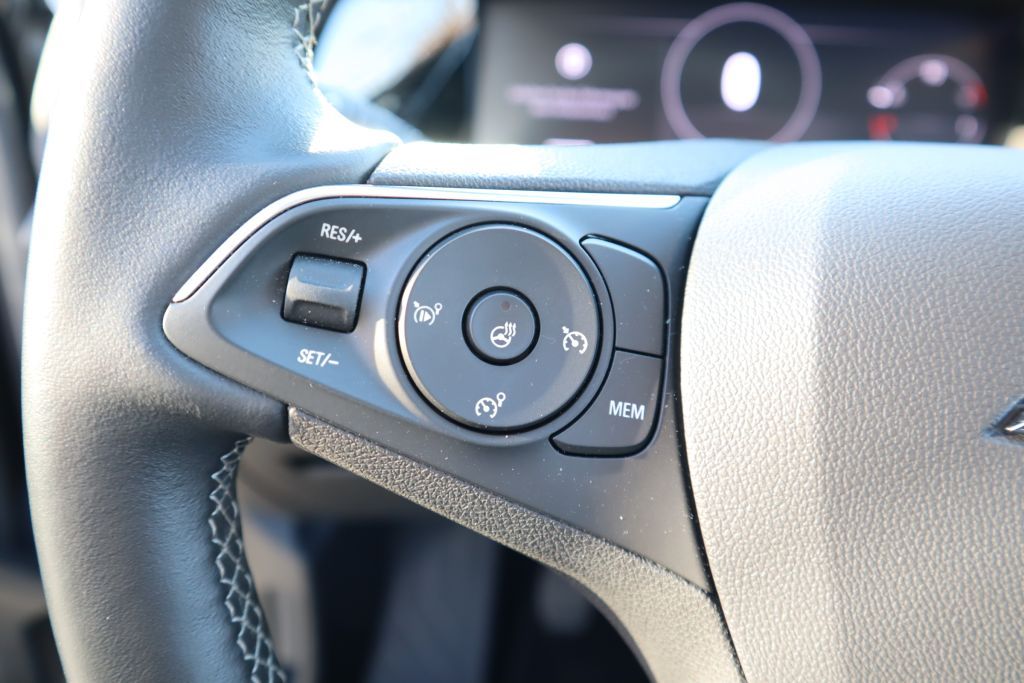 Fahrzeugabbildung Opel Grandland GS 1.2 Turbo+Pixel-LED+AGR-Sitz+